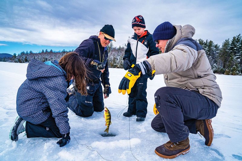Ice fishing game, ice fishing live